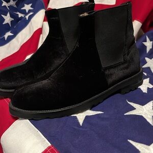 Brand New Alberto Guardian Black Velvet Boots